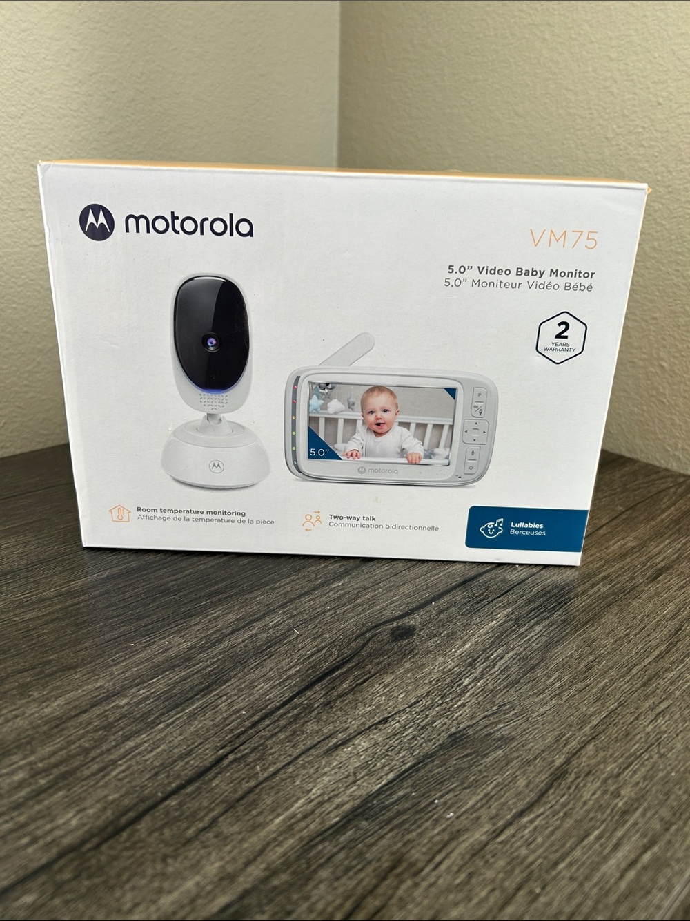 Motorola VM75 Baby Video Monitor - White with Black Camera Face